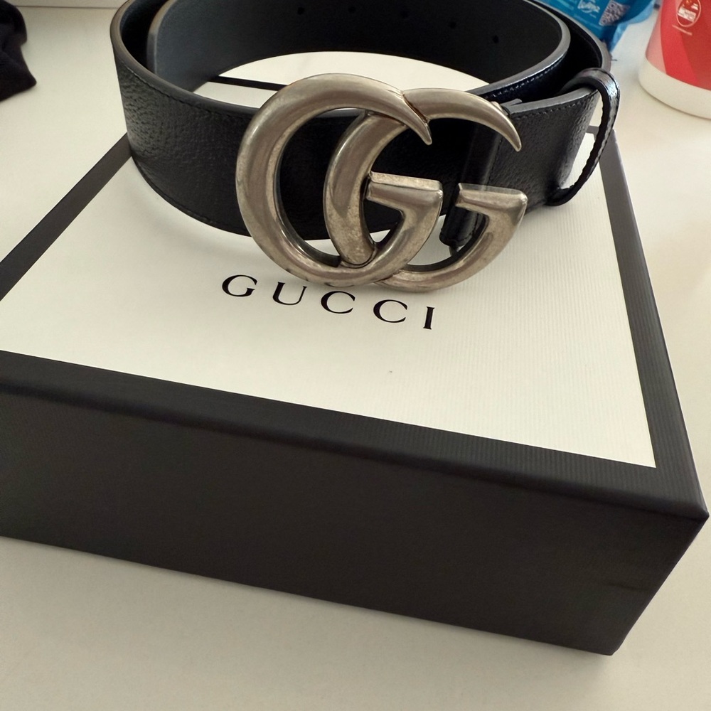 Gucci Black and Silver Leather Belt with Iconic GG Buckle
